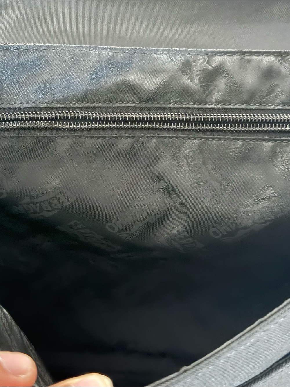 Ferragamo Shoulder Bag - Picture 2 of 4